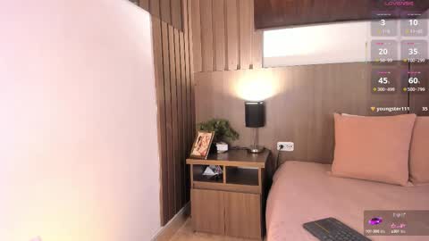 Violet online show from September 29, 1:27 pm