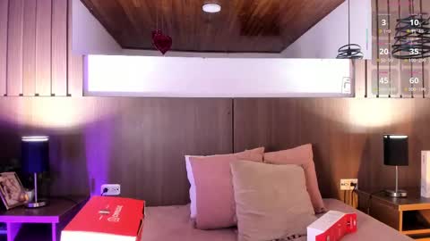 Violet online show from September 15, 1:19 pm