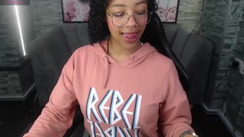 violeth_b online show from October 6, 12:55 pm