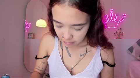 Violeth Hill online show from February 27, 8:31 pm