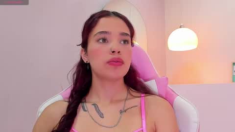 Violeth Hill online show from February 18, 4:37 am