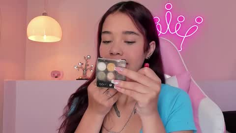 Violeth Hill online show from February 15, 8:34 pm