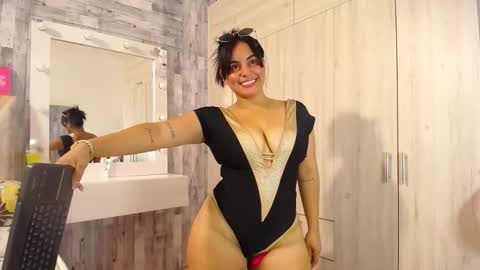 violetroussee online show from February 13, 8:10 pm