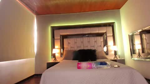 violetskinny online show from January 9, 7:40 pm