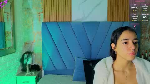 ViolettGolden online show from October 9, 11:14 am