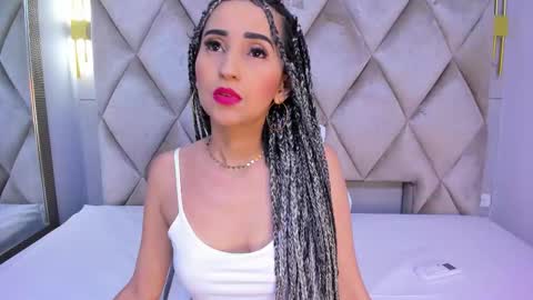 Violett  online show from January 5, 8:01 pm