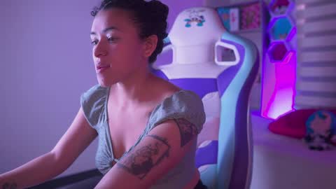 VIOLET  online show from December 10, 1:55 pm