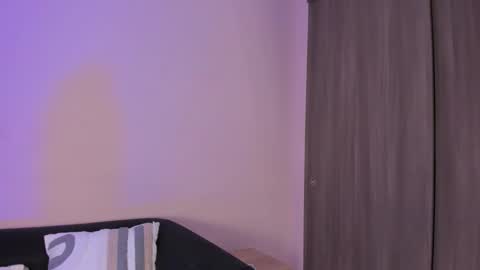 violetta independent model online show from March 19, 6:18 am