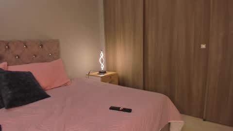 violetta independent model online show from December 25, 11:33 am