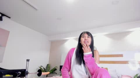 Violettaa online show from June 2, 3:40 am