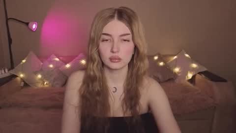 ViolettaOtis online show from February 4, 5:16 pm