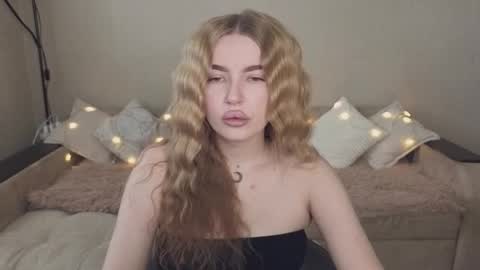 ViolettaOtis online show from September 10, 11:21 am