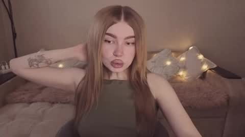 ViolettaOtis online show from April 2, 2:25 pm