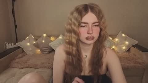 ViolettaOtis online show from February 28, 1:32 pm