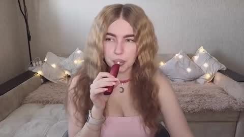 ViolettaOtis online show from September 13, 12:02 pm