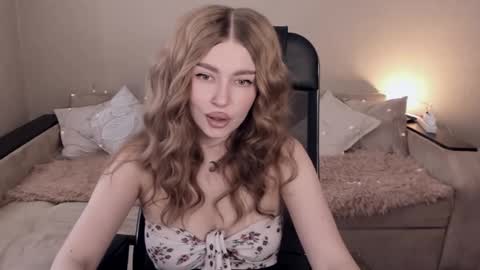 ViolettaOtis online show from February 10, 11:25 am