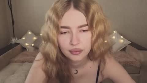 ViolettaOtis online show from September 24, 11:09 am