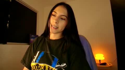 Violetta....Follow me in Twitter... online show from December 15, 4:40 am