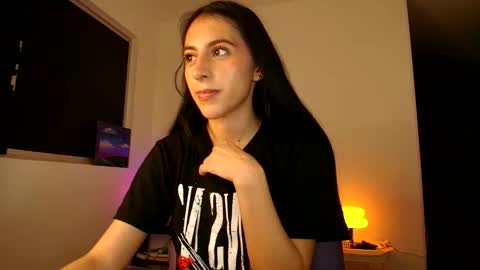 Violetta....Follow me in Twitter... online show from January 18, 4:09 am