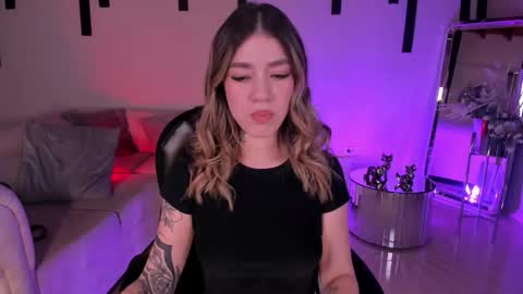 Violett  online show from September 10, 7:03 pm