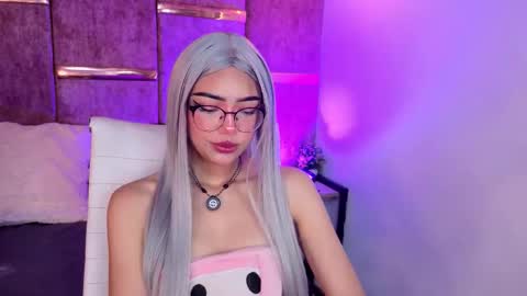 viollettebylyly online show from September 13, 12:24 pm