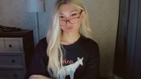 Pearl online show from April 11, 3:01 am