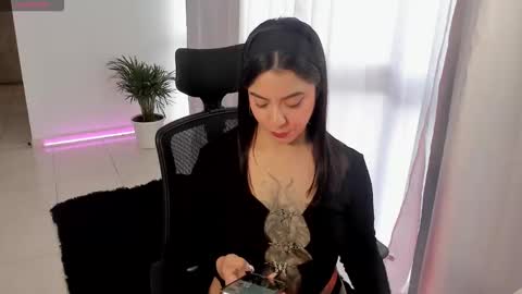 Lu online show from December 1, 9:06 pm