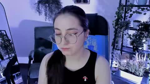 your love online show from April 14, 7:25 pm