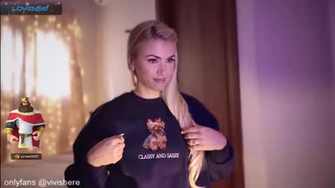 Vivian is here online show from October 31, 7:34 am