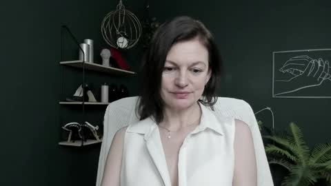 Vivian online show from April 17, 6:59 am