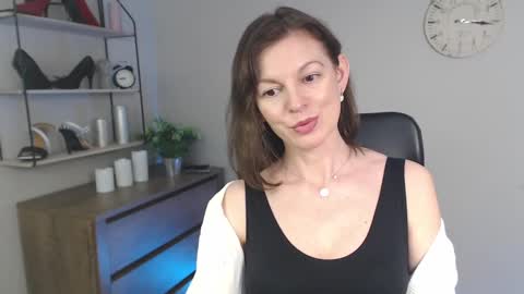 Vivian online show from March 5, 7:16 am