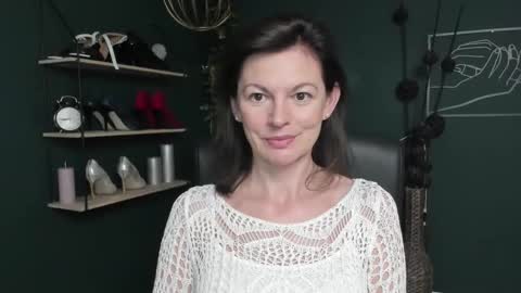 Vivian online show from September 25, 8:57 am