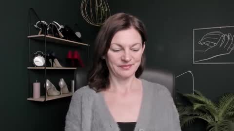 Vivian online show from October 28, 7:47 am