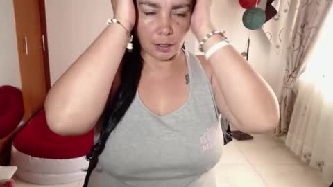 vivian_milf_paint online show from December 4, 2:41 pm