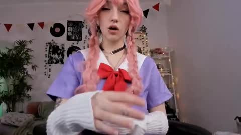 vivian_qwerty online show from February 8, 4:36 am