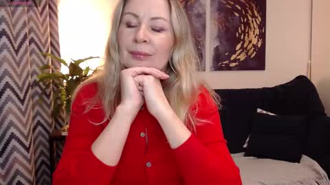 Vivian online show from October 18, 5:15 pm