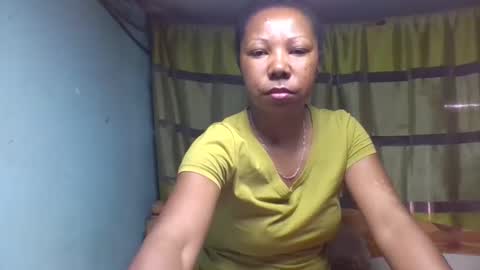 viviane0812 online show from October 20, 10:40 am