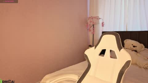 vivien_ross online show from June 2, 1:06 am