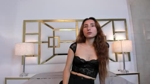 Viviene online show from June 5, 3:54 am