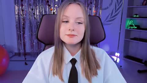 Vivien online show from March 8, 7:07 pm