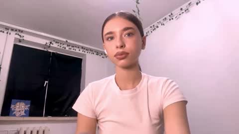 Vivi online show from October 24, 1:07 pm