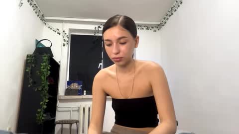 Vivi online show from October 28, 12:22 pm