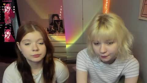 chatur babes Goldie and Scarlett online show from May 15, 11:40 pm