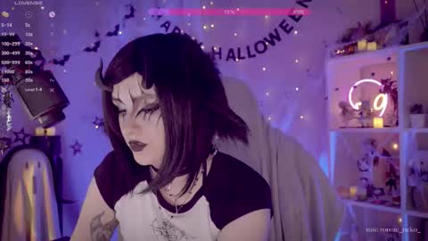 vronnier online show from November 1, 7:07 pm