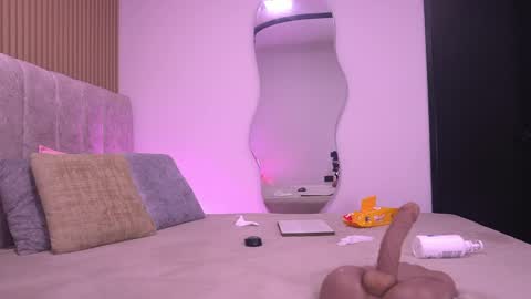 Violeta online show from April 18, 3:09 am