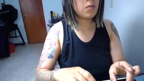 Waningrose  Lu online show from April 9, 2:33 pm