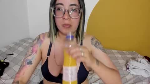 Waningrose  Lu online show from April 1, 10:07 pm