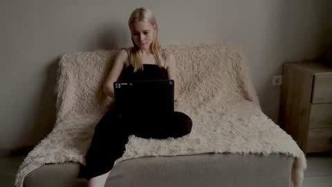 wanttodeep online show from December 2, 7:10 am