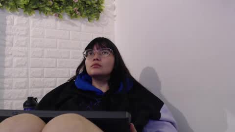 Trixie 3 online show from February 21, 1:55 pm