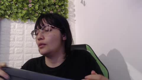 Trixie 3 online show from March 7, 1:29 pm